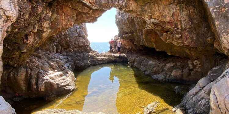 Lokrum Recenzije: Sve što trebate znati o posjetu ovom povijesnom i prirodnom biseru kod Dubrovnika