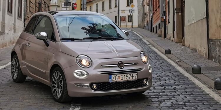RECENZIJE FIAT 500: SIMBOL GRADSKOG VOZILA