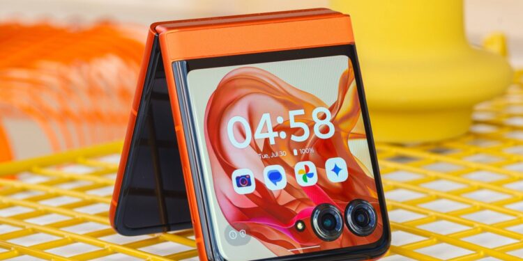 Motorola Razr 50 (Razr 2024) recenzija