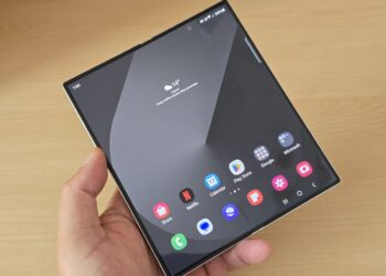 Recenzija Samsung Galaxy Z Fold6: Evolucija ili revolucija preklopnog giganta?