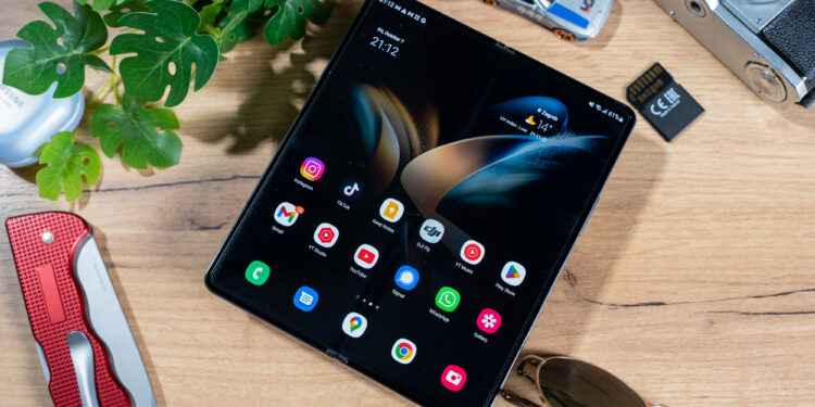 Samsung Galaxy Z Fold4 recenzija