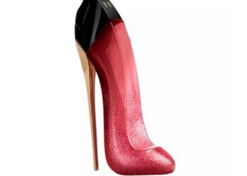 Very Good Girl Glam Carolina Herrera